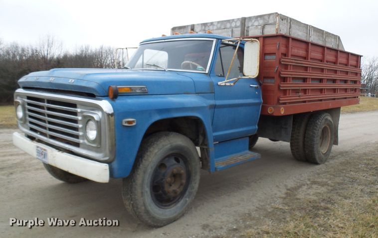 image for item DC2819 1971 Ford 600  grain truck