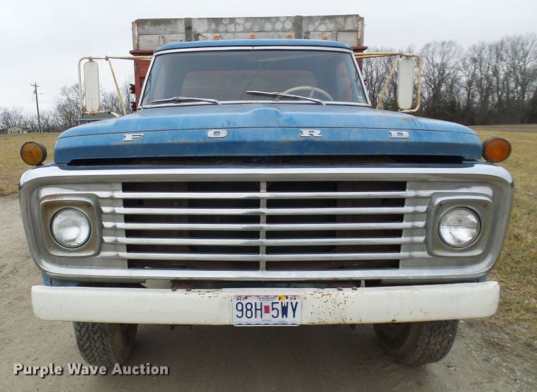 image for item DC2819 1971 Ford 600  grain truck