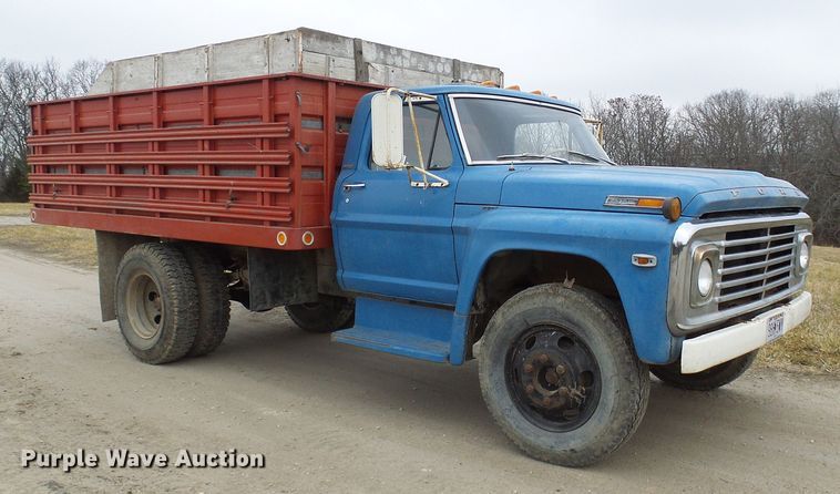 image for item DC2819 1971 Ford 600  grain truck