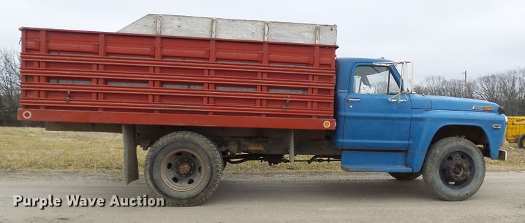 image for item DC2819 1971 Ford 600  grain truck