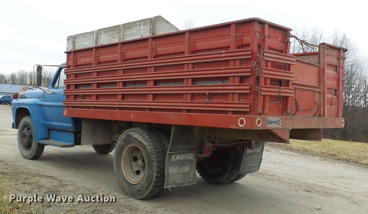 image for item DC2819 1971 Ford 600  grain truck