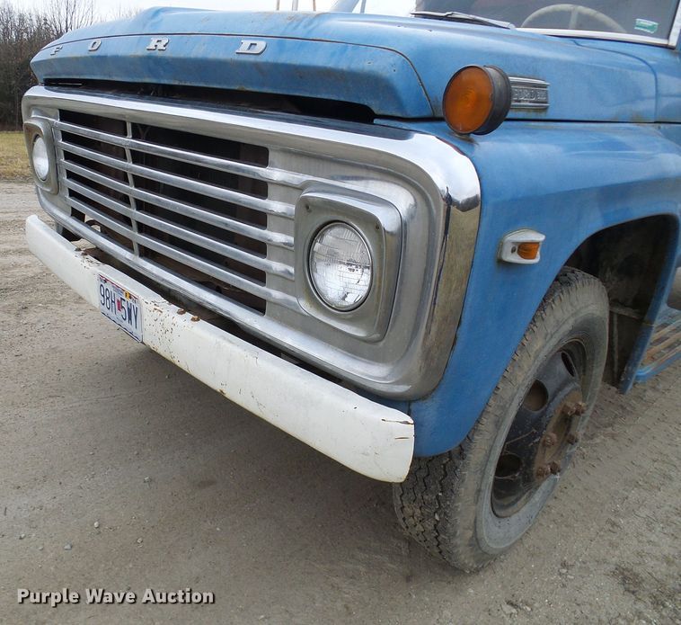 image for item DC2819 1971 Ford 600  grain truck