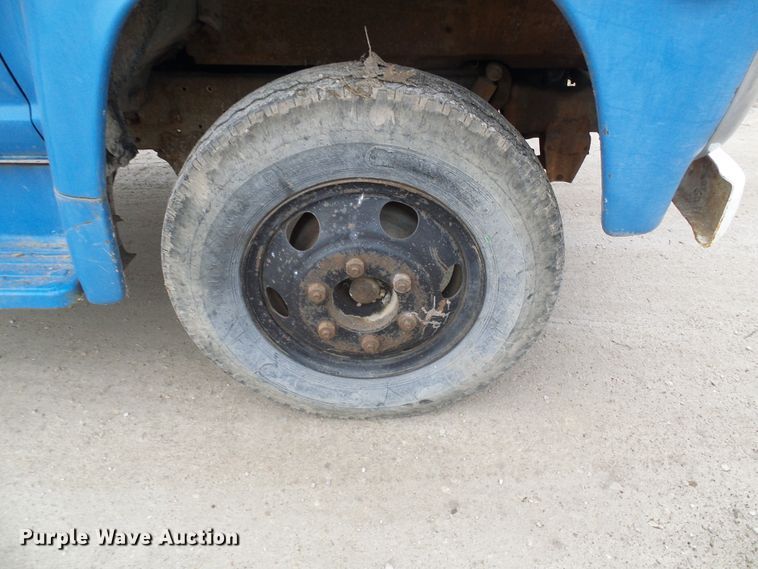 image for item DC2819 1971 Ford 600  grain truck