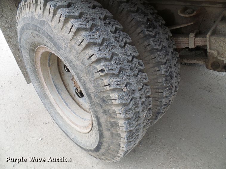 image for item DC2819 1971 Ford 600  grain truck