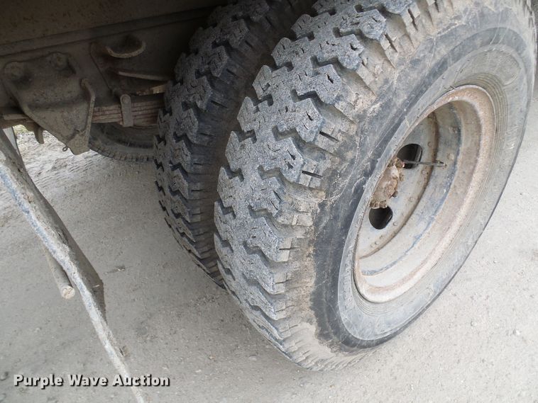 image for item DC2819 1971 Ford 600  grain truck