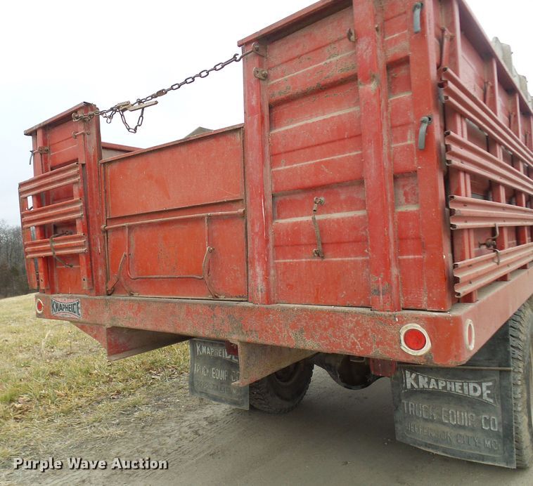 image for item DC2819 1971 Ford 600  grain truck