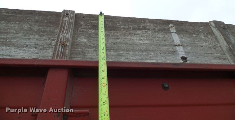 image for item DC2819 1971 Ford 600  grain truck