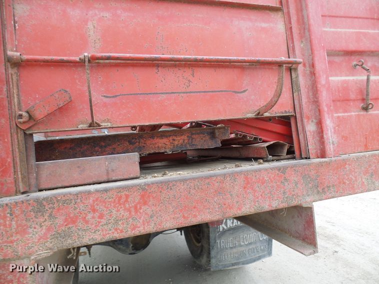 image for item DC2819 1971 Ford 600  grain truck