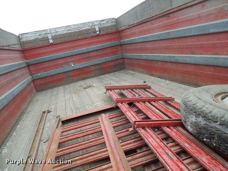 image for item DC2819 1971 Ford 600  grain truck