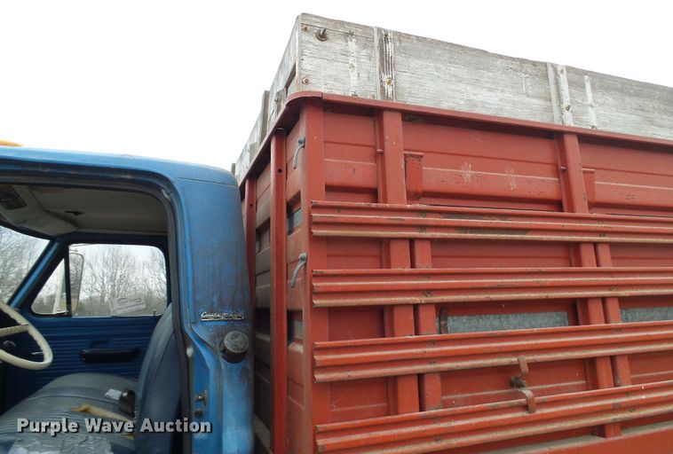image for item DC2819 1971 Ford 600  grain truck