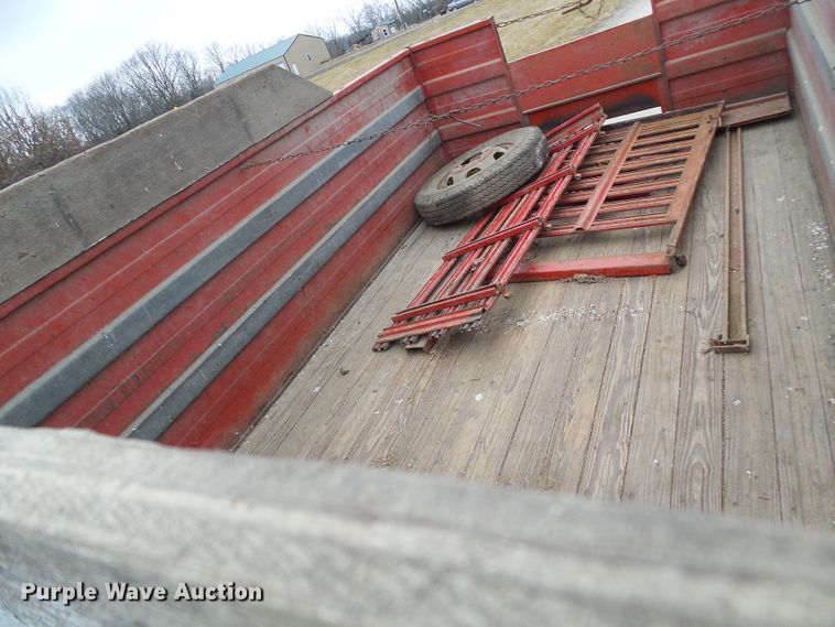 image for item DC2819 1971 Ford 600  grain truck