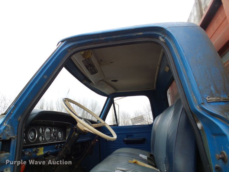 image for item DC2819 1971 Ford 600  grain truck