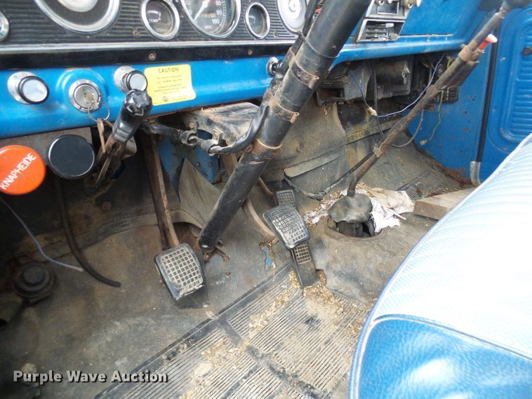 image for item DC2819 1971 Ford 600  grain truck