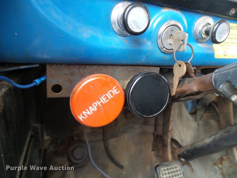 image for item DC2819 1971 Ford 600  grain truck