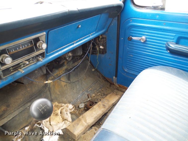 image for item DC2819 1971 Ford 600  grain truck