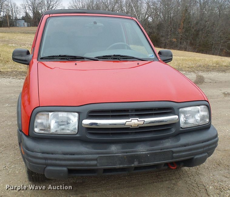 image for item DC2820 2001 Chevrolet Tracker SUV