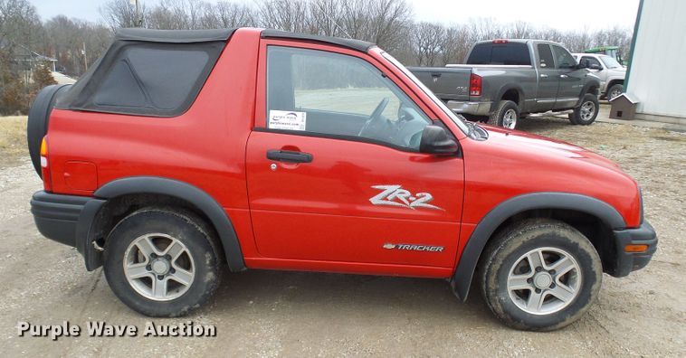 image for item DC2820 2001 Chevrolet Tracker SUV