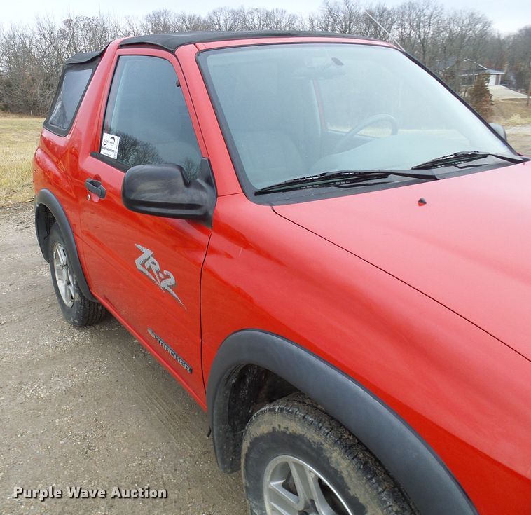 image for item DC2820 2001 Chevrolet Tracker SUV