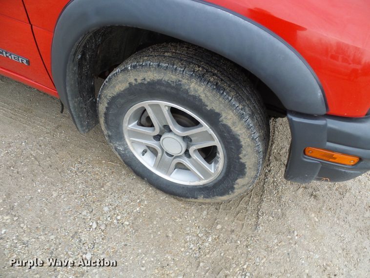 image for item DC2820 2001 Chevrolet Tracker SUV