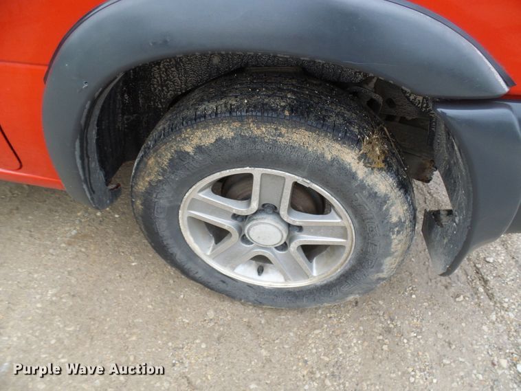 image for item DC2820 2001 Chevrolet Tracker SUV