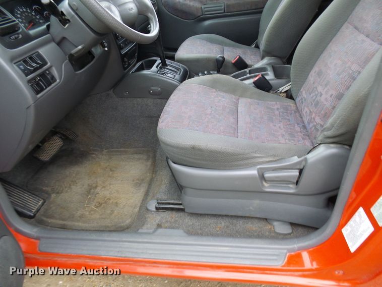 image for item DC2820 2001 Chevrolet Tracker SUV