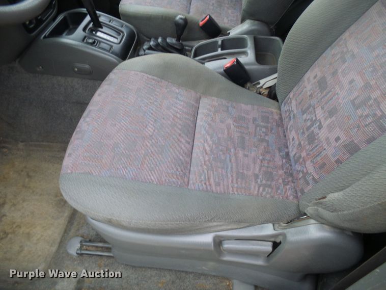 image for item DC2820 2001 Chevrolet Tracker SUV