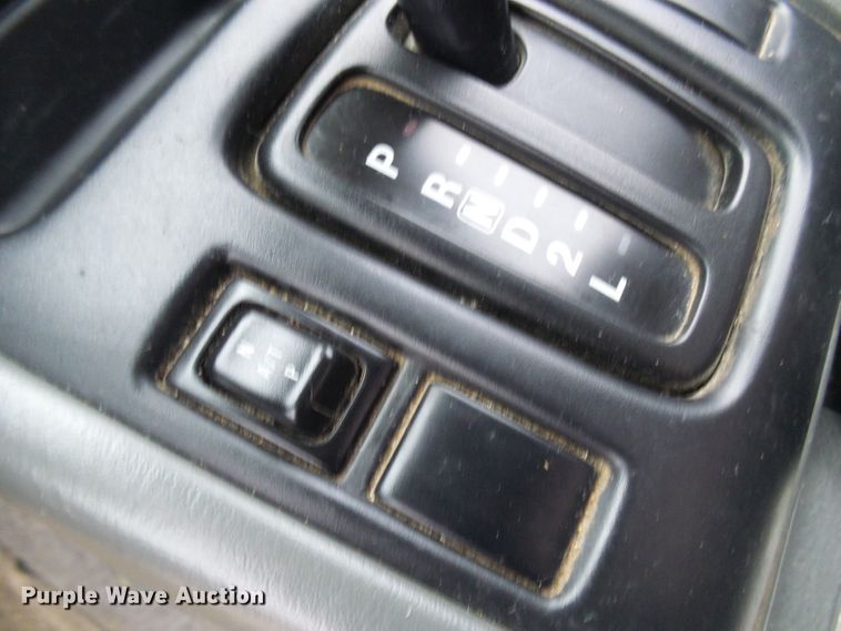 image for item DC2820 2001 Chevrolet Tracker SUV