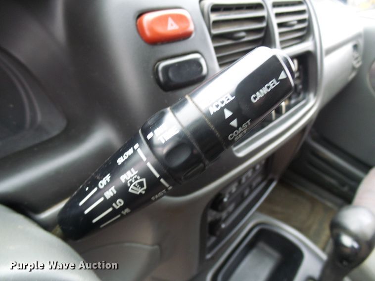 image for item DC2820 2001 Chevrolet Tracker SUV