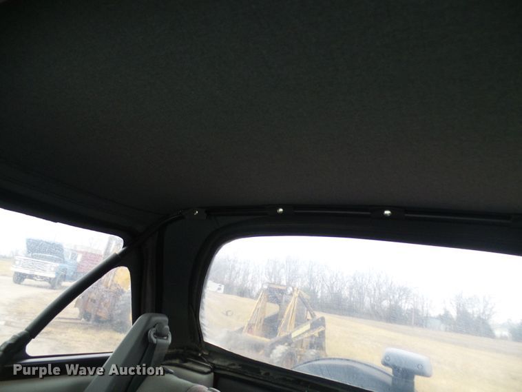 image for item DC2820 2001 Chevrolet Tracker SUV