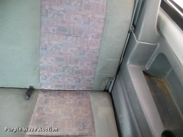 image for item DC2820 2001 Chevrolet Tracker SUV