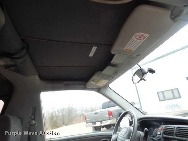 image for item DC2820 2001 Chevrolet Tracker SUV