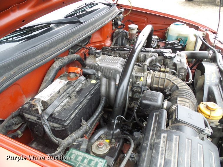 image for item DC2820 2001 Chevrolet Tracker SUV