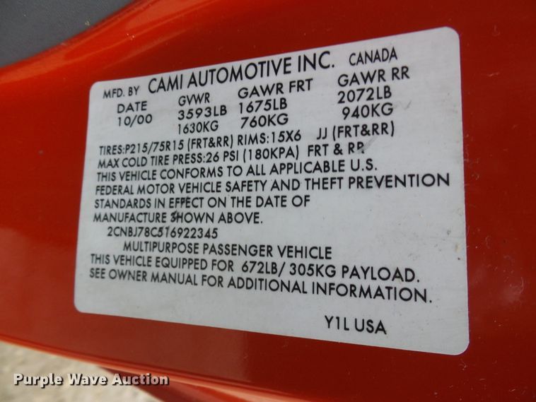 image for item DC2820 2001 Chevrolet Tracker SUV