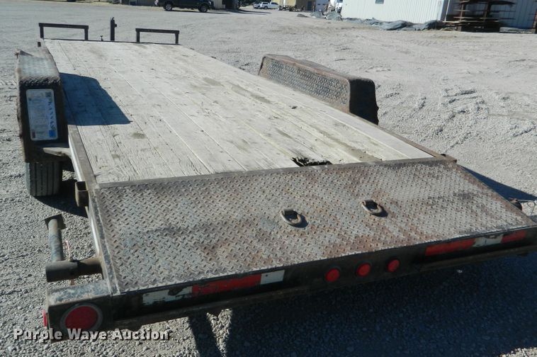 image for item DF4646 2002 Eagle utility trailer