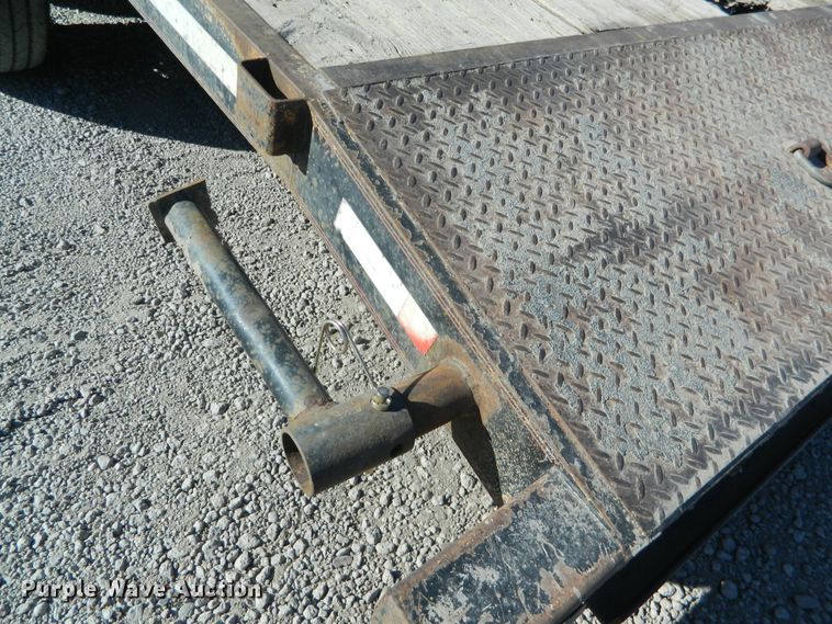 image for item DF4646 2002 Eagle utility trailer