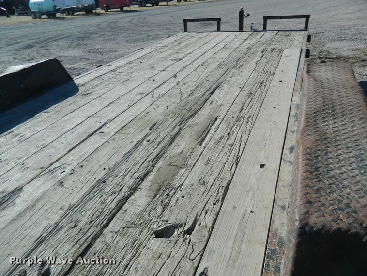 image for item DF4646 2002 Eagle utility trailer