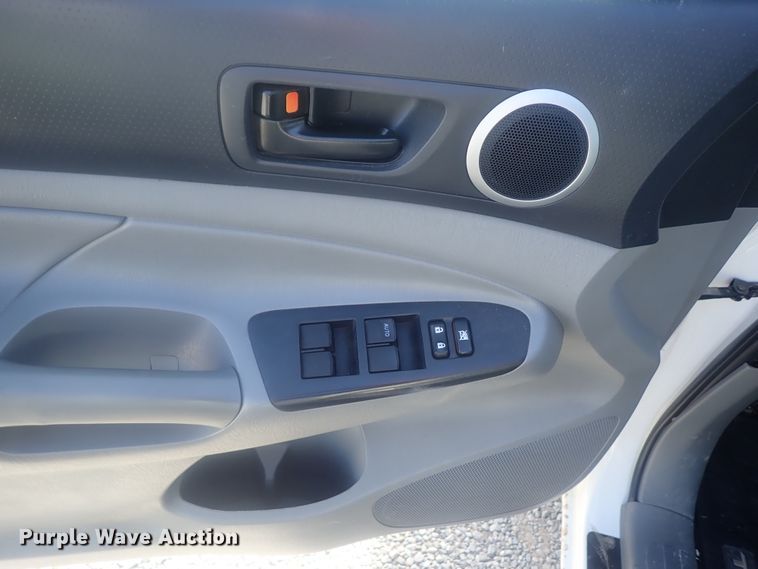 image for item DG2980 2012 Toyota Tacoma  Double Cab pickup truck