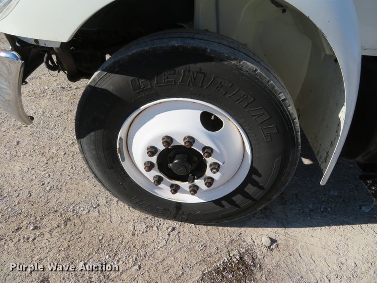 image for item DH0608 2007 International 4300  truck cab and chassis