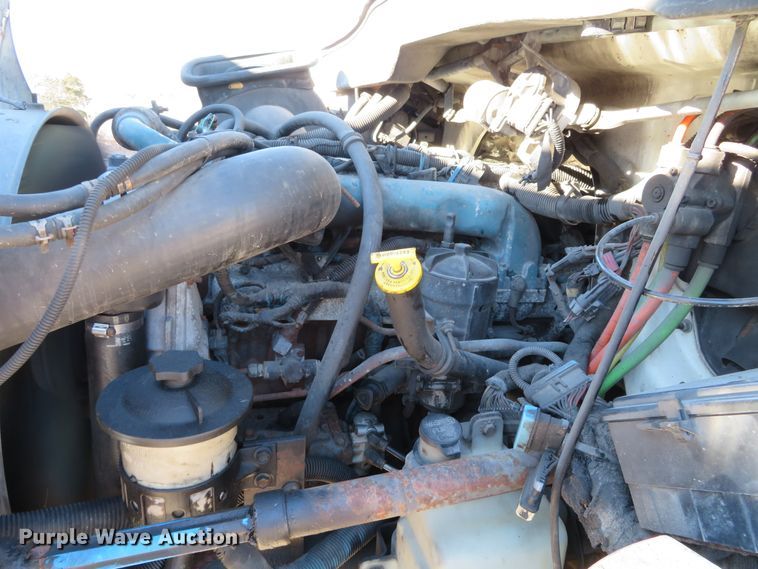 image for item DH0608 2007 International 4300  truck cab and chassis