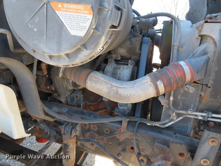 image for item DH0608 2007 International 4300  truck cab and chassis