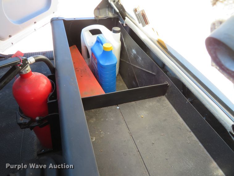 image for item DH0608 2007 International 4300  truck cab and chassis