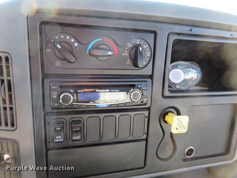 image for item DH0608 2007 International 4300  truck cab and chassis