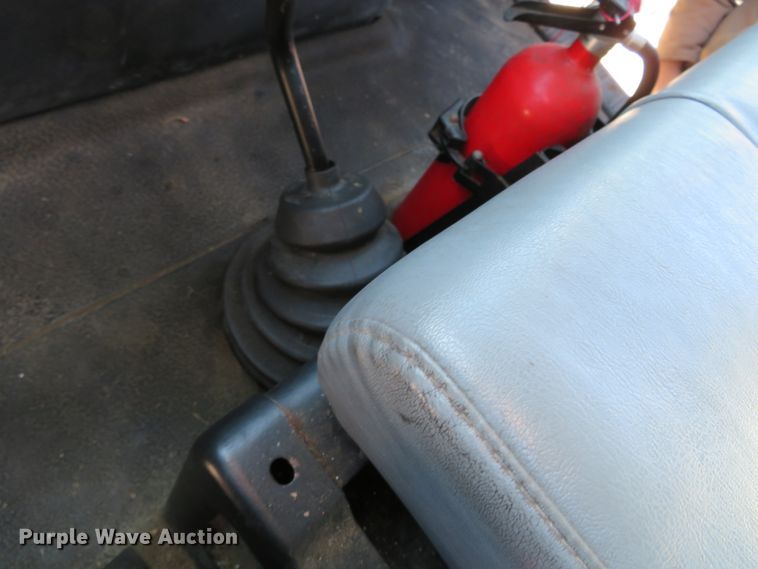 image for item DH0608 2007 International 4300  truck cab and chassis