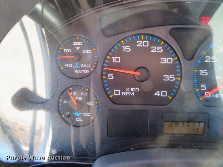 image for item DH0608 2007 International 4300  truck cab and chassis