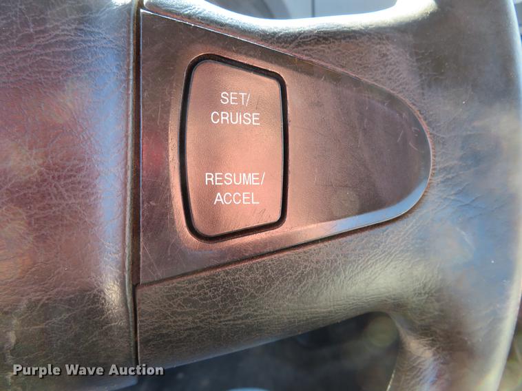 image for item DH0608 2007 International 4300  truck cab and chassis