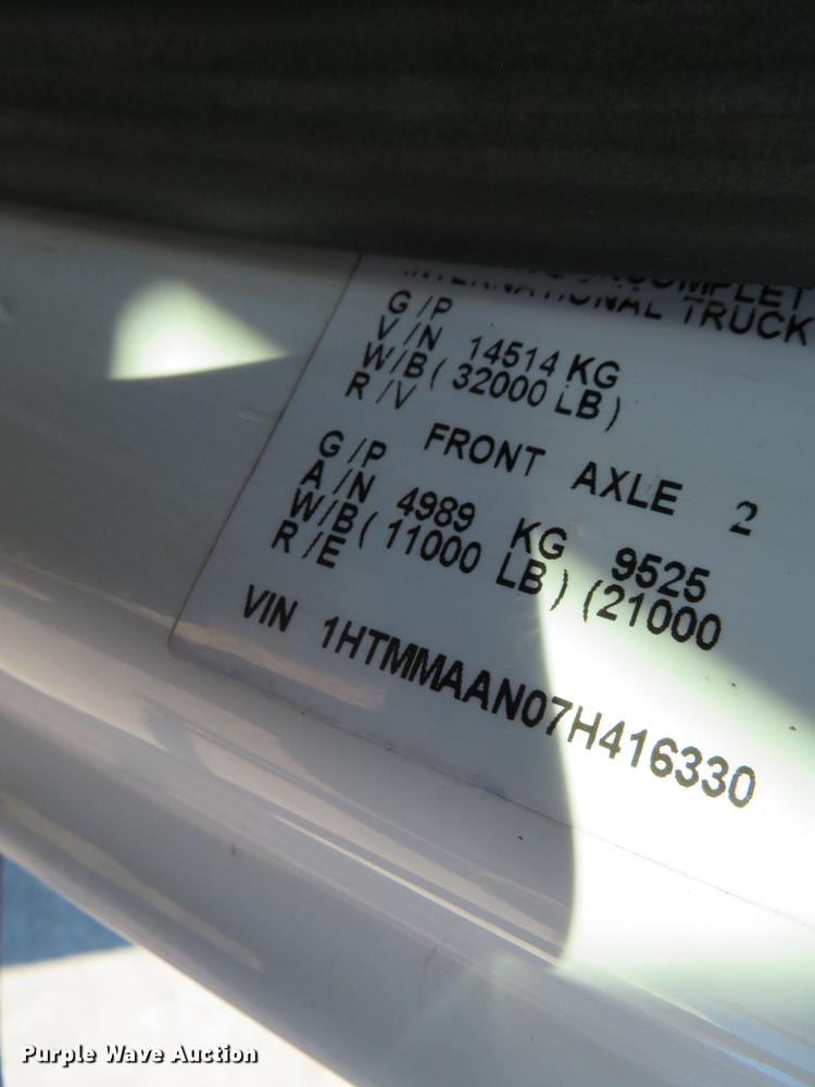 image for item DH0608 2007 International 4300  truck cab and chassis