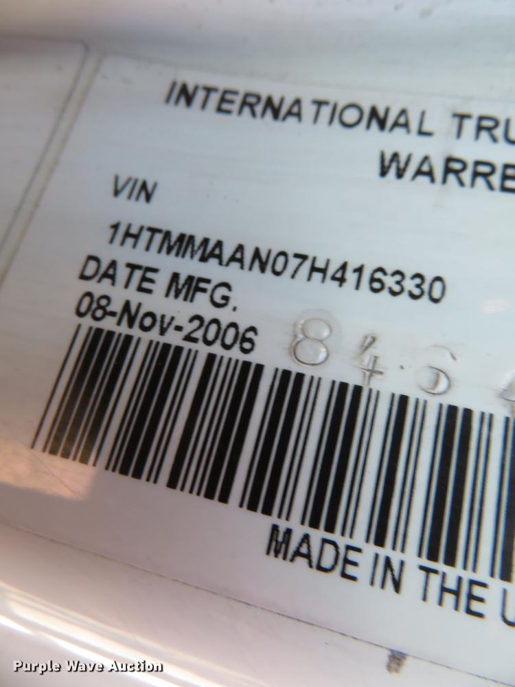 image for item DH0608 2007 International 4300  truck cab and chassis