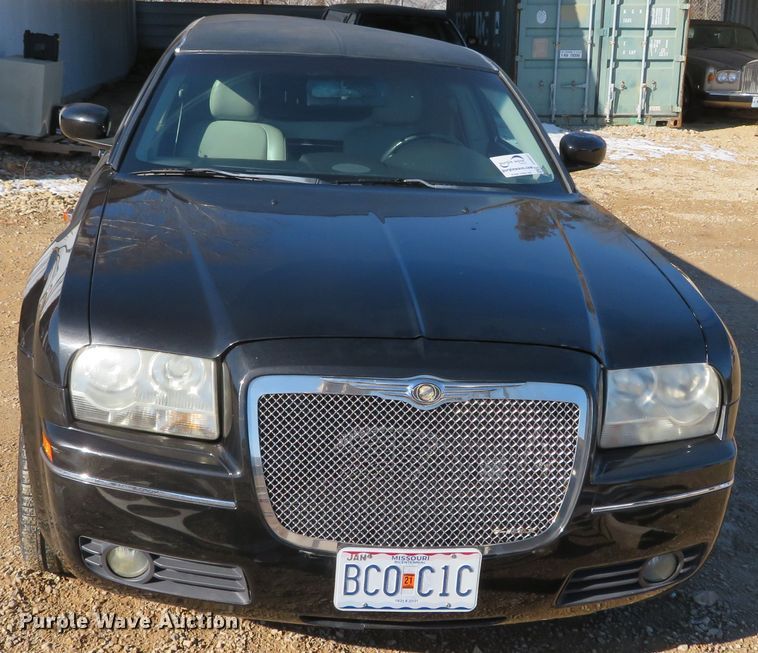 image for item DH0647 2007 Chrysler 300 Touring  limousine