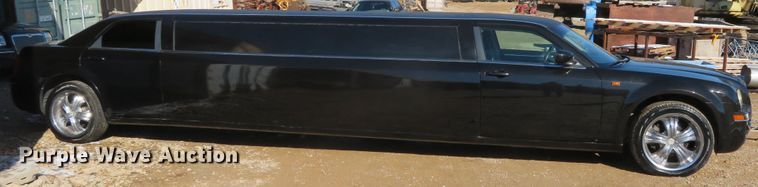 image for item DH0647 2007 Chrysler 300 Touring  limousine