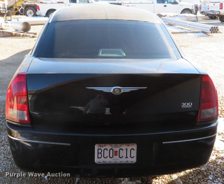image for item DH0647 2007 Chrysler 300 Touring  limousine